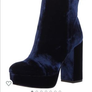Sam Edelman new Azra velvet size 6 boots